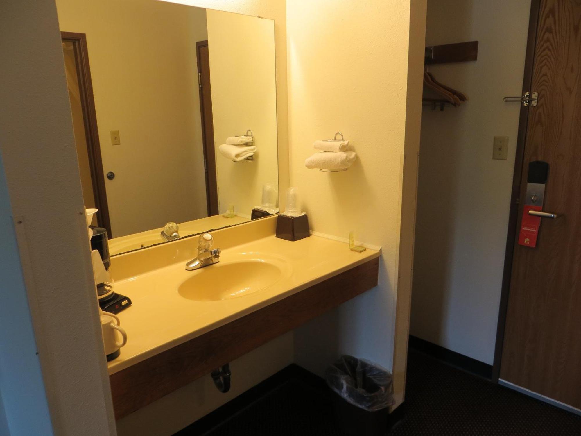 Super 8 By Wyndham Du Quoin Hotel Bilik gambar